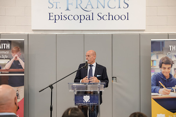 066_St. Francis Tie Ceremony_