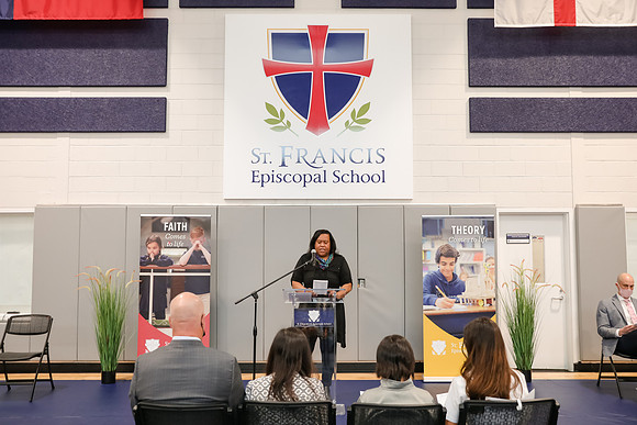 057_St. Francis Tie Ceremony_